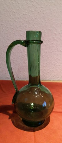 Vase aus grünem glas - aus,